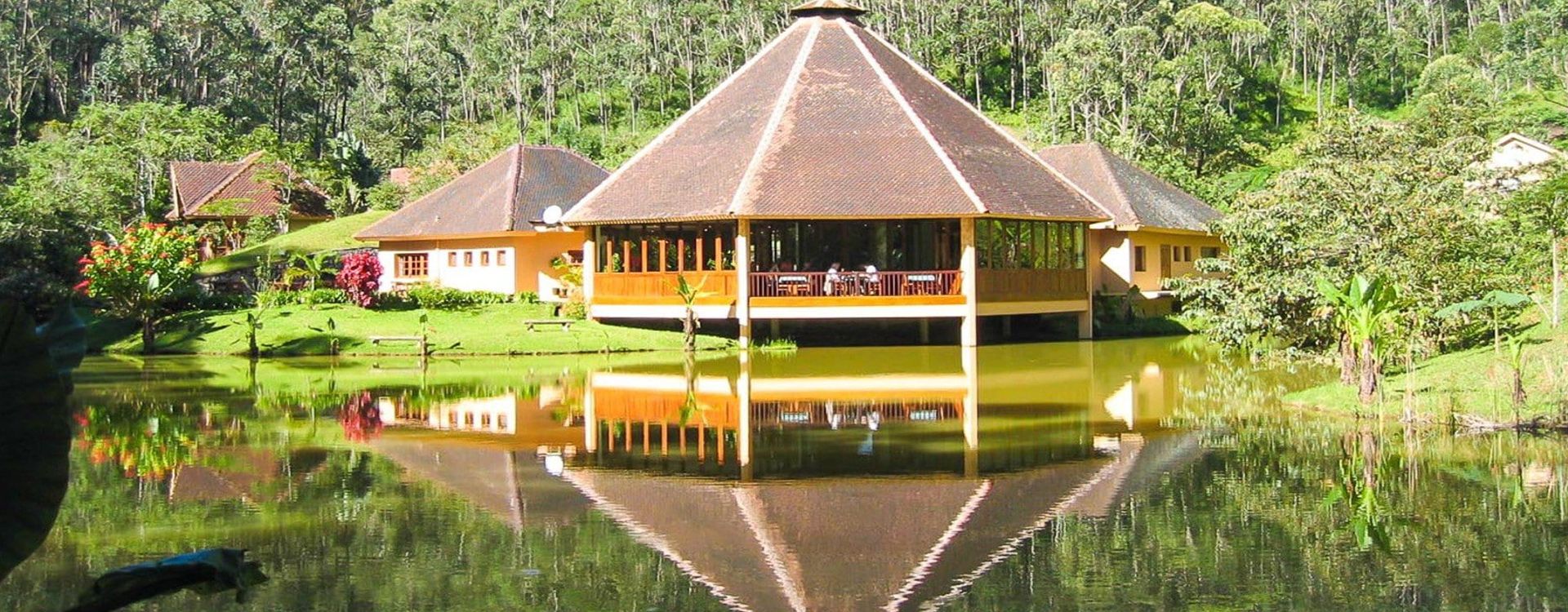 Vakona Forest Lodge