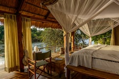 Sindabezi Island Lodge