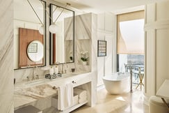 Bathroom of Junior Suite at The Lana, Dorchester Collection, Dubai