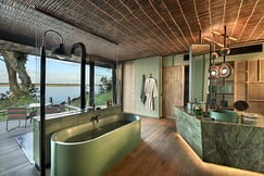 Bathroom with view in the suites