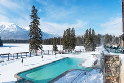 Fairmont Jasper Park Lodge_Winter Pool