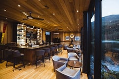 Ivanhoe Bar at Clayoquot Wilderness Lodge