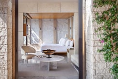 Amanzoe