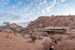 Onduli Ridge outdoor terrace with surrounding granite boulders