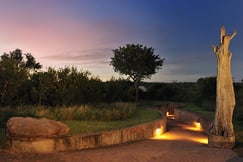 Sabi Sabi Earth Lodge