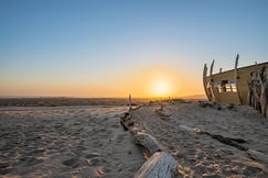 Skeleton Coast Shipwreck Lodge