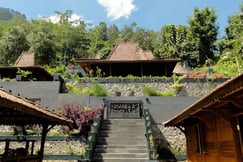 Villa Borobudur Resort