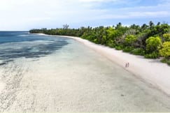 Beach at luxury Seychelles hotel