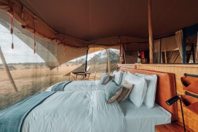 Tented accommodation with surrounding views of the Serengeti national park