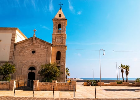 6 Scenic sight in Ostuni in a sunny summer day, Apulia (Puglia), southern Italy.