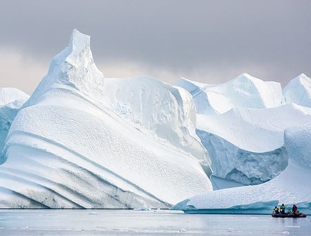 12 Total solar eclipse spotted over islands in the Arctic